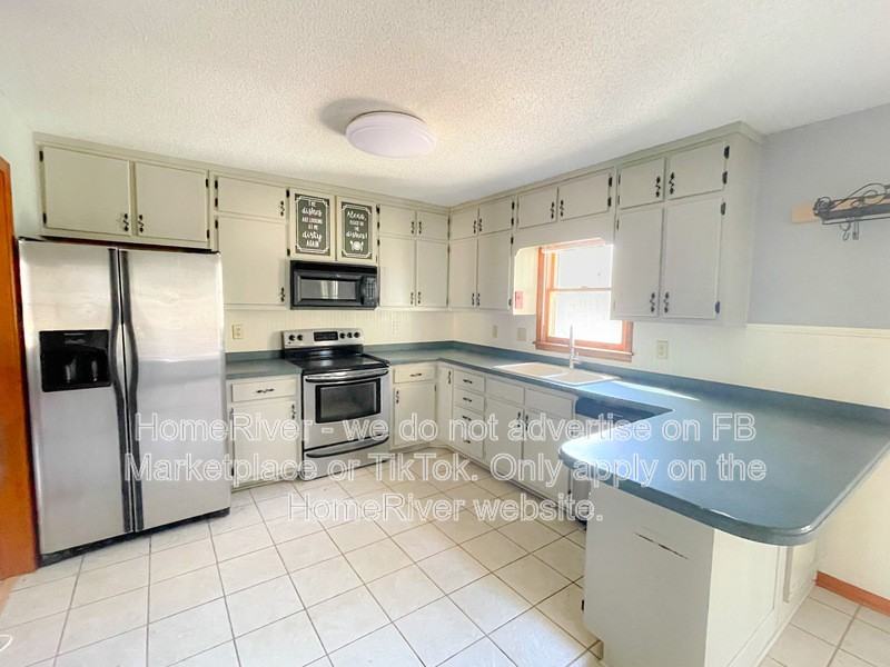 2280 Castle Royale Dr - Photo 5 of 28
