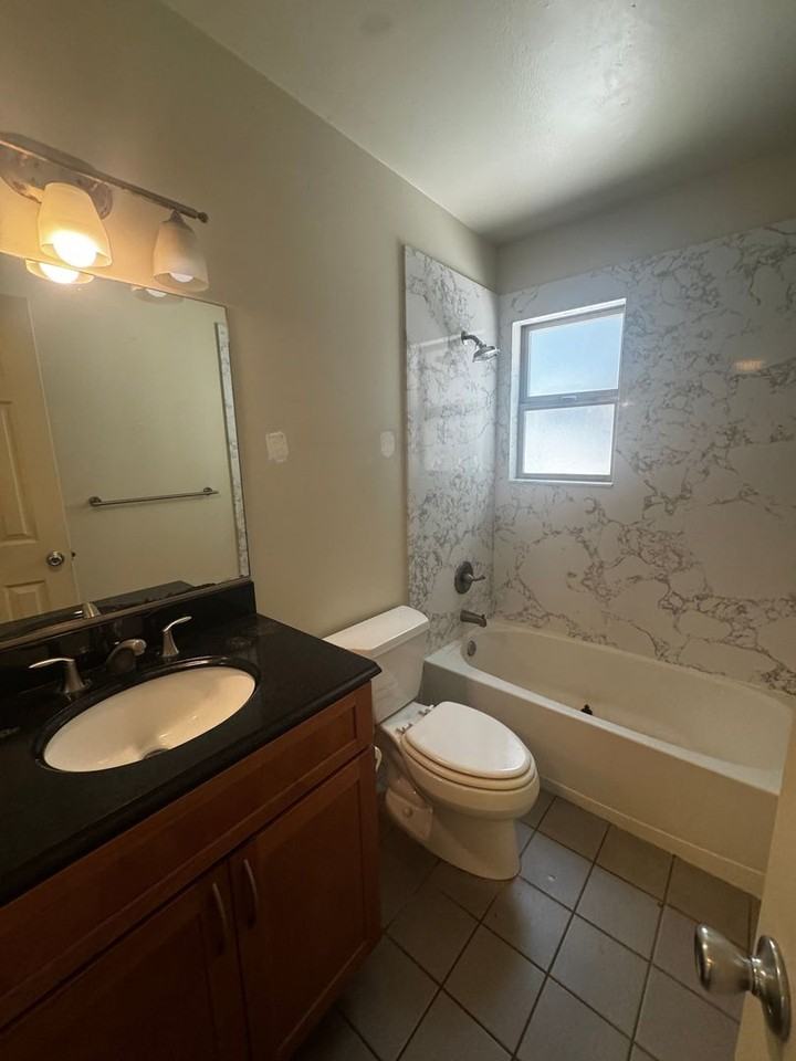2110 H Street Apartments - Photo 7 of 14
