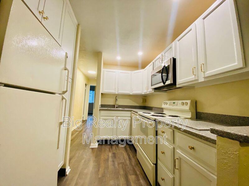 120 N Penn St #A11 - Photo 5 of 12