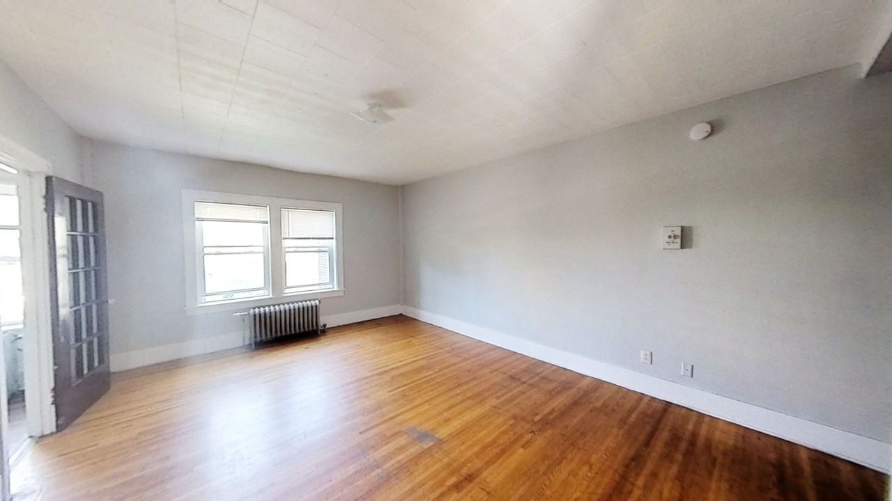 49 Troup St - Photo 6 of 17
