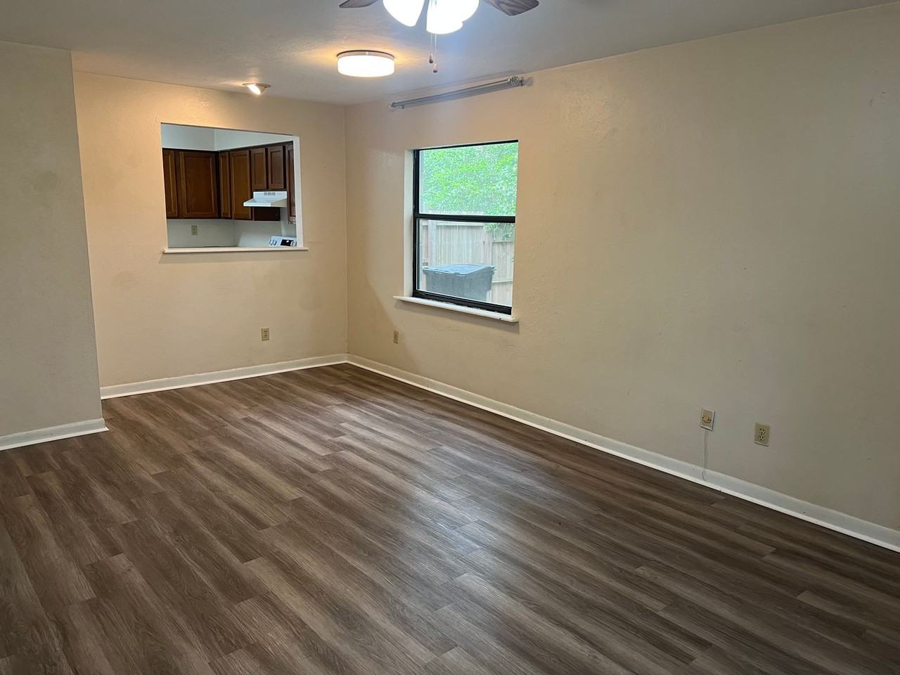 6941 Sw 45th Ave - Photo 6 of 10