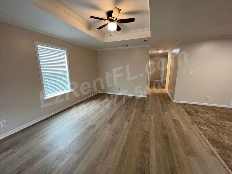 1113 22nd St - Photo 3 of 14