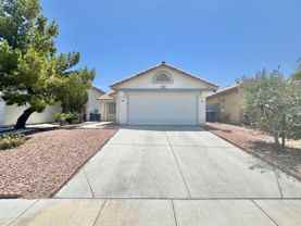 8133 W Rochelle Ave - Photo 1 of 1
