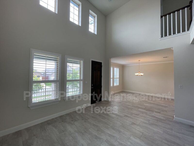 716 Expedition Way - Photo 7 of 50