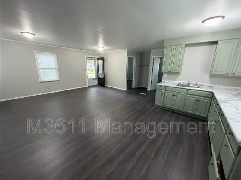 2745 S 37th St - Photo 4 of 5