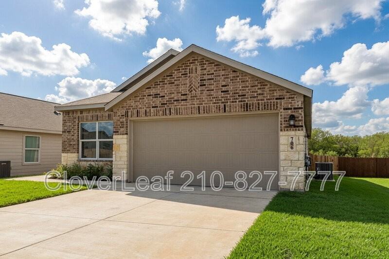 706 Red Field Way - Photo 3 of 38