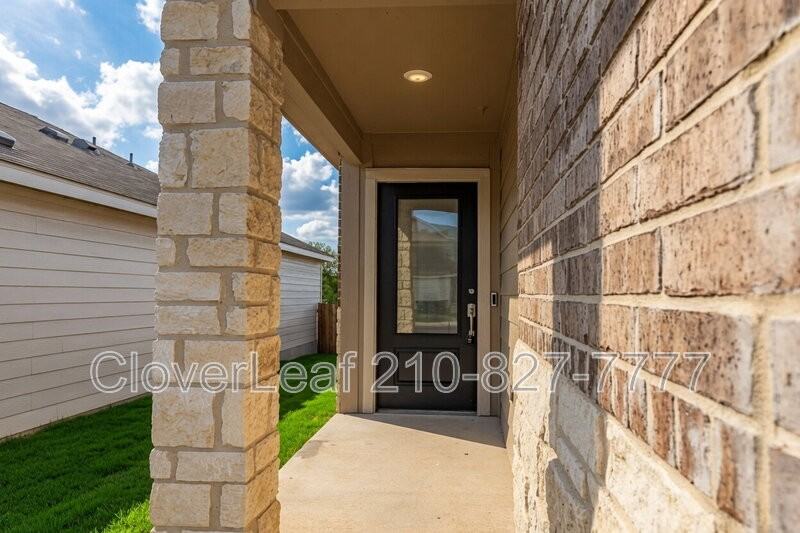 706 Red Field Way - Photo 5 of 38