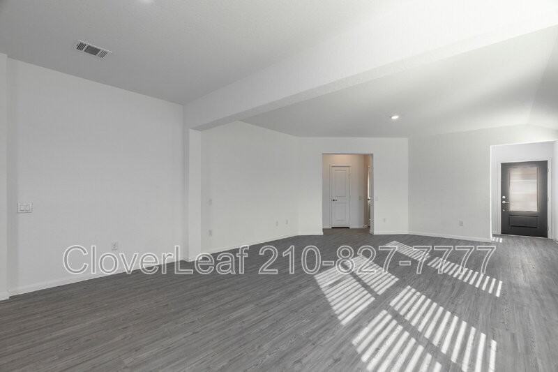 706 Red Field Way - Photo 6 of 38
