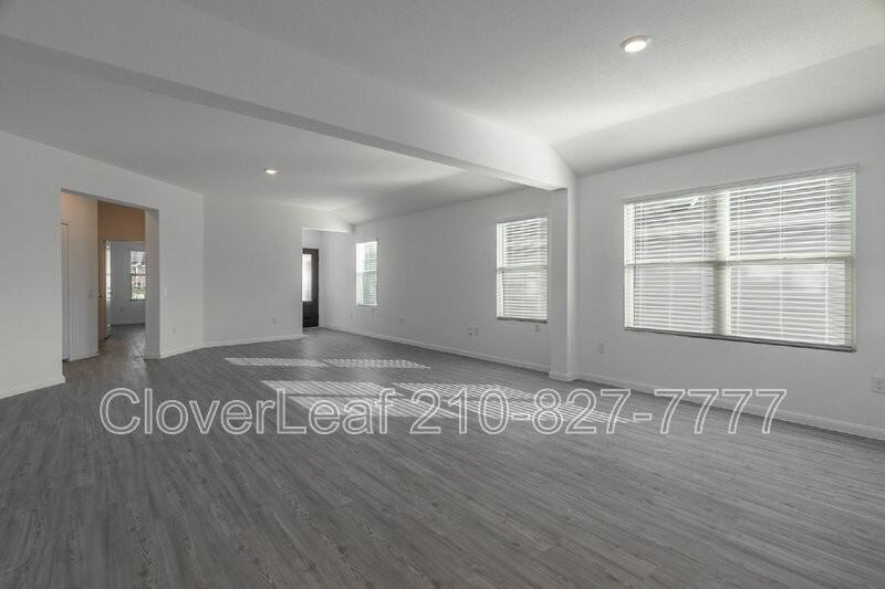 706 Red Field Way - Photo 7 of 38