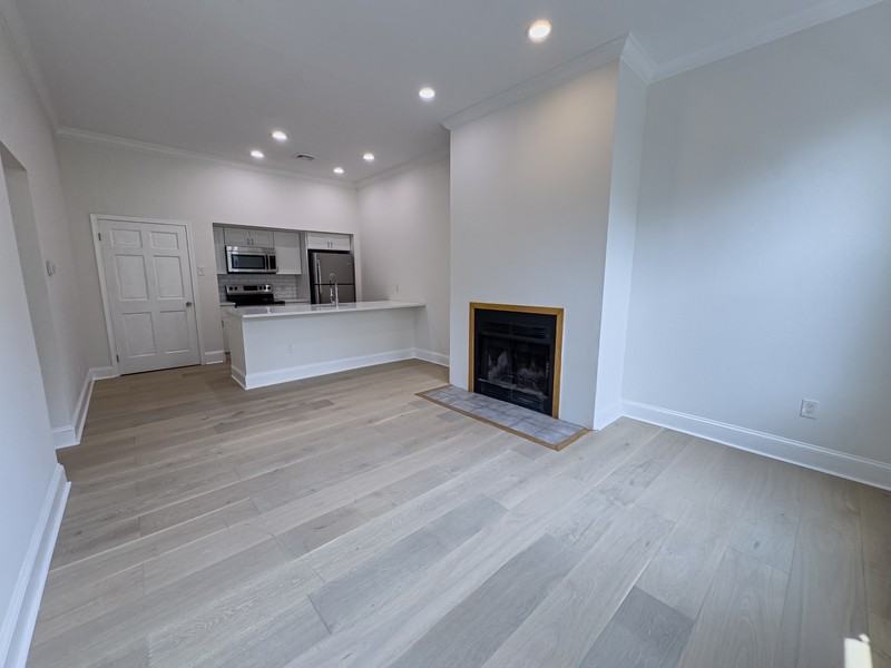 1703 Green St - Photo 7 of 33