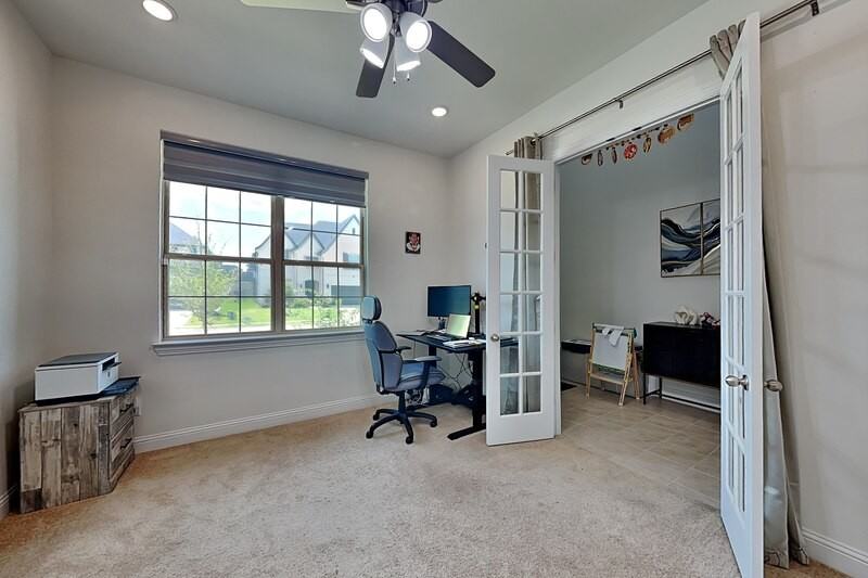 2931 Genevieve Ln - Photo 4 of 36