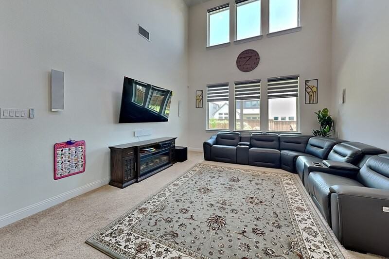 2931 Genevieve Ln - Photo 5 of 36