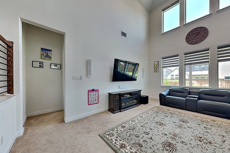 2931 Genevieve Ln - Photo 6 of 36