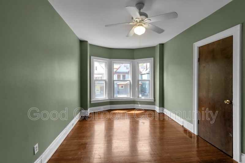 712 Ashland Ave #3 - Photo 4 of 17