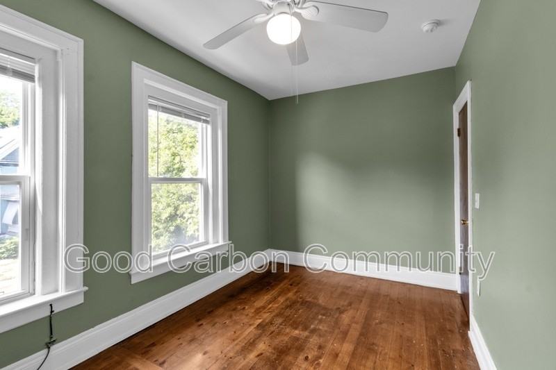 712 Ashland Ave #3 - Photo 5 of 17