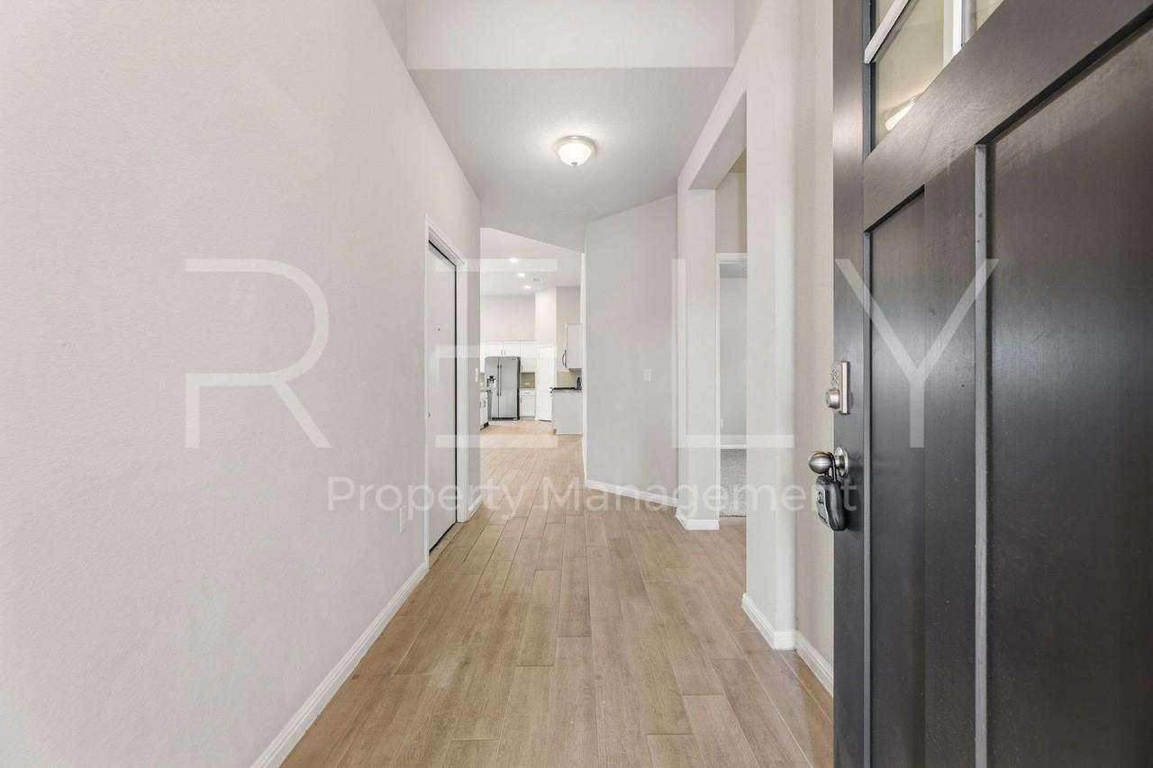 2412 Star Hill Ranch St - Photo 6 of 47