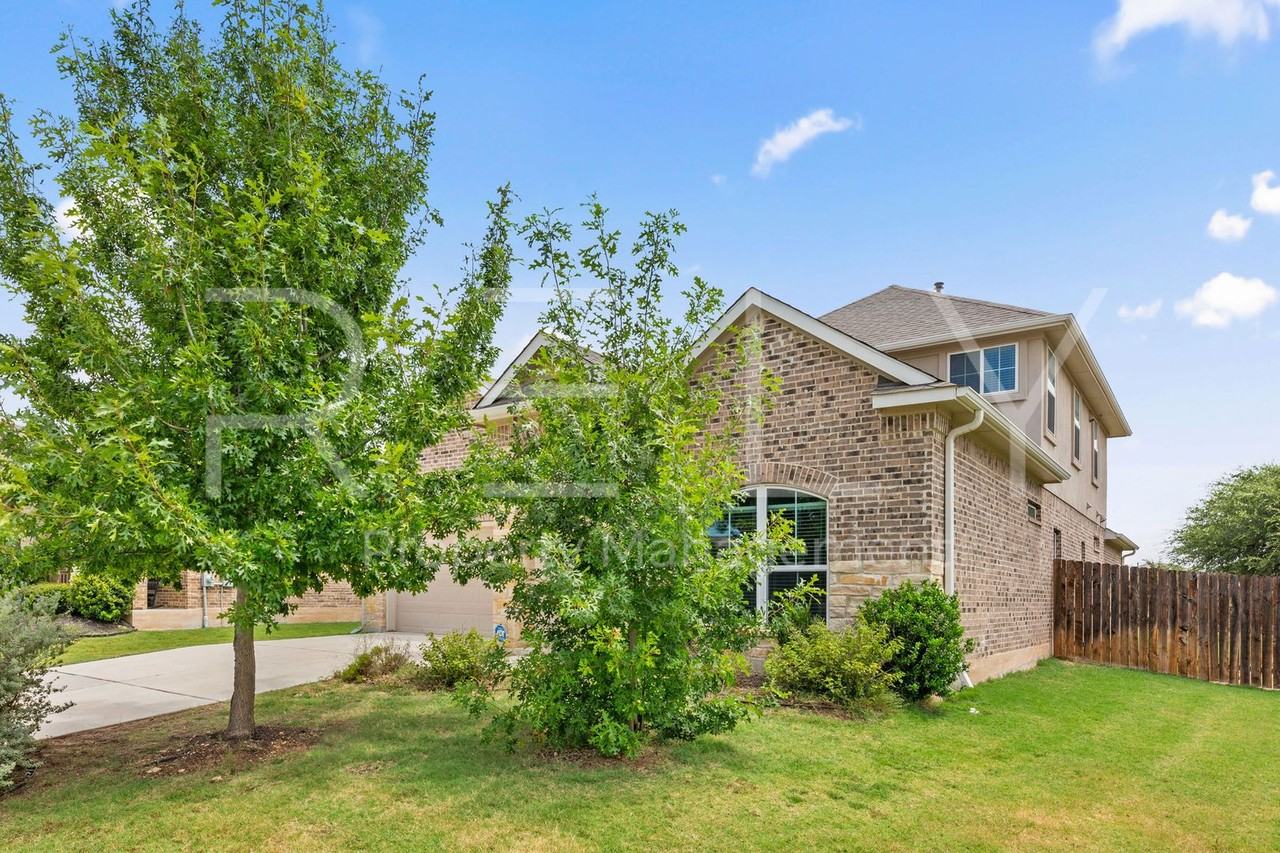 2412 Star Hill Ranch St - Photo 3 of 47