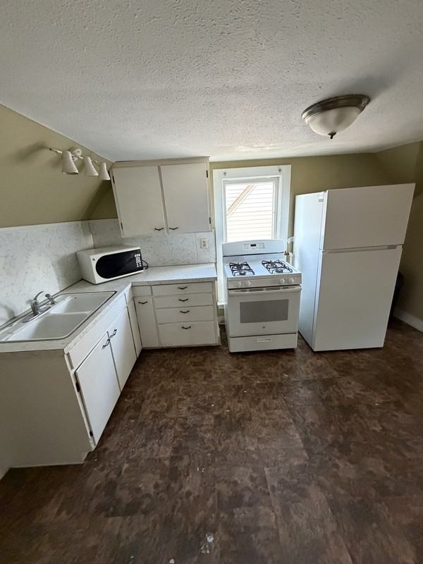 2916 Roosevelt St - Photo 4 of 10