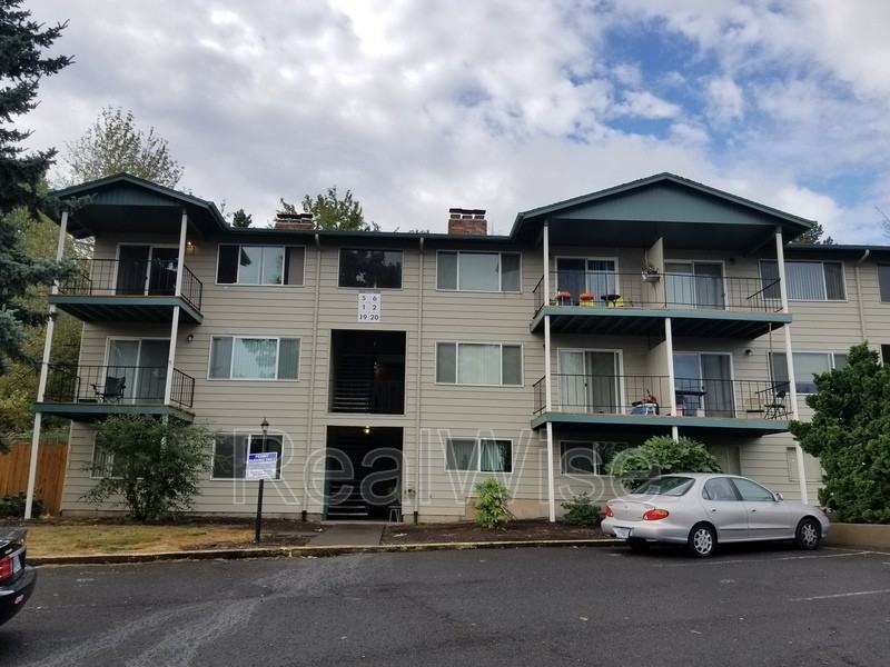 17838 Ne Multnomah Dr #08