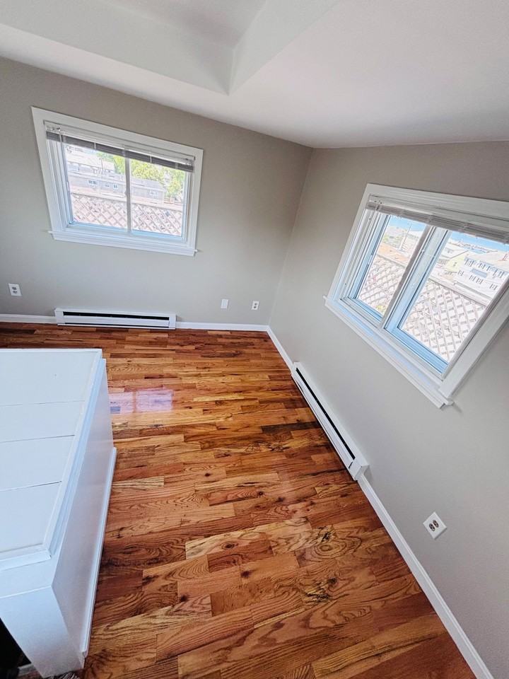 35 Roughan St #5B - Photo 3 of 6