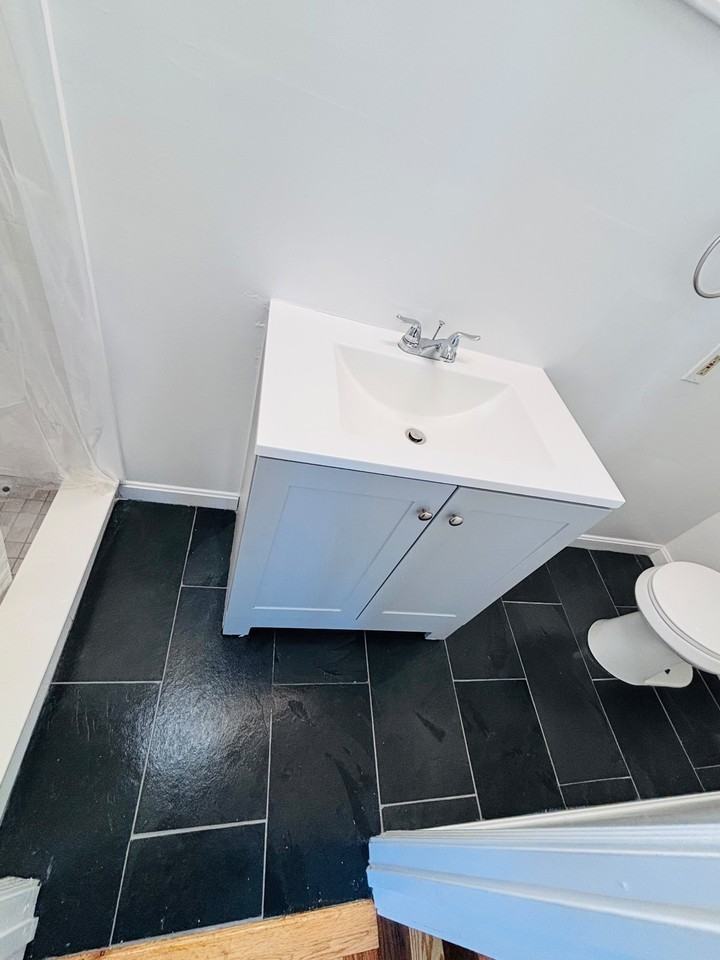 35 Roughan St #5B - Photo 6 of 6