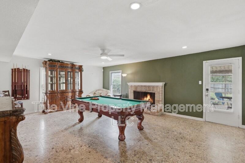 2423 W Gramercy Pl - Photo 7 of 40