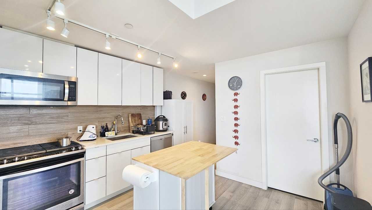 200 Nelson's Crescent #15F - Photo 5 of 15