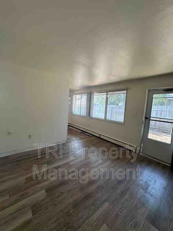 2019 4th Ave - Photo 3 of 7