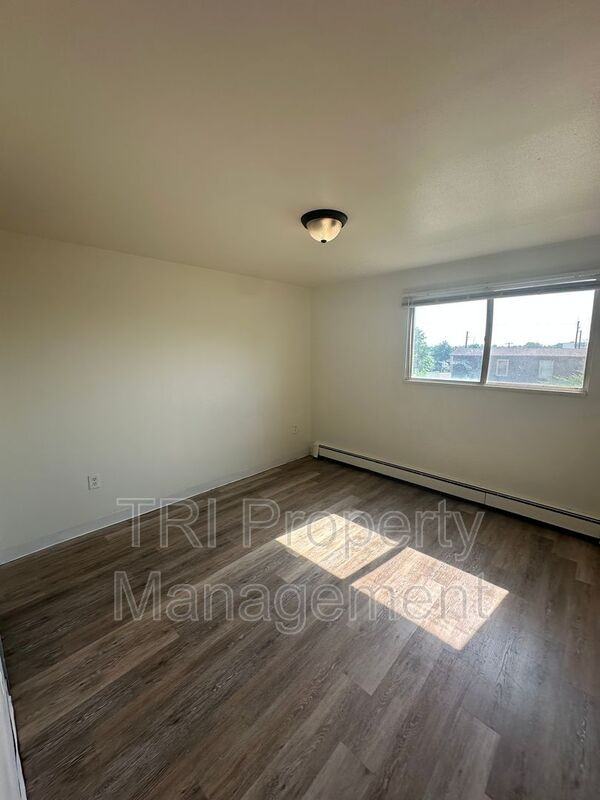 2019 4th Ave - Photo 6 of 7
