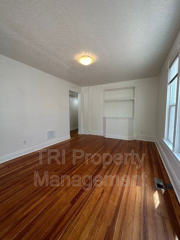 1526 9th Ave #4 - Photo 5 of 20