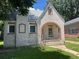 featured image of 142 E Jordan St