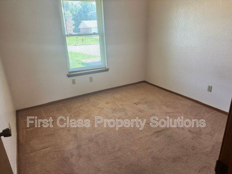 8613 E Parkridge Dr - Photo 4 of 17