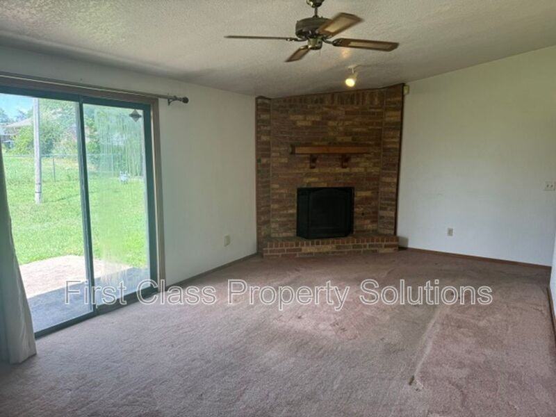 8613 E Parkridge Dr - Photo 5 of 17