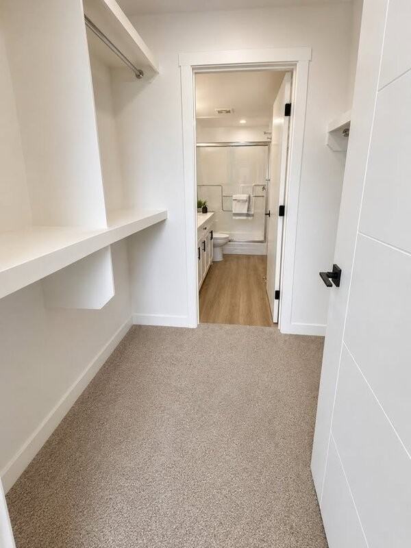 10511 157 St Nw #3 - Photo 4 of 11