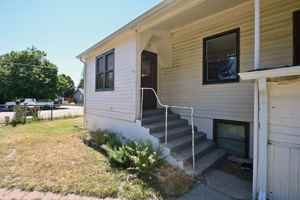 featured image of 555 Wyoming Ave