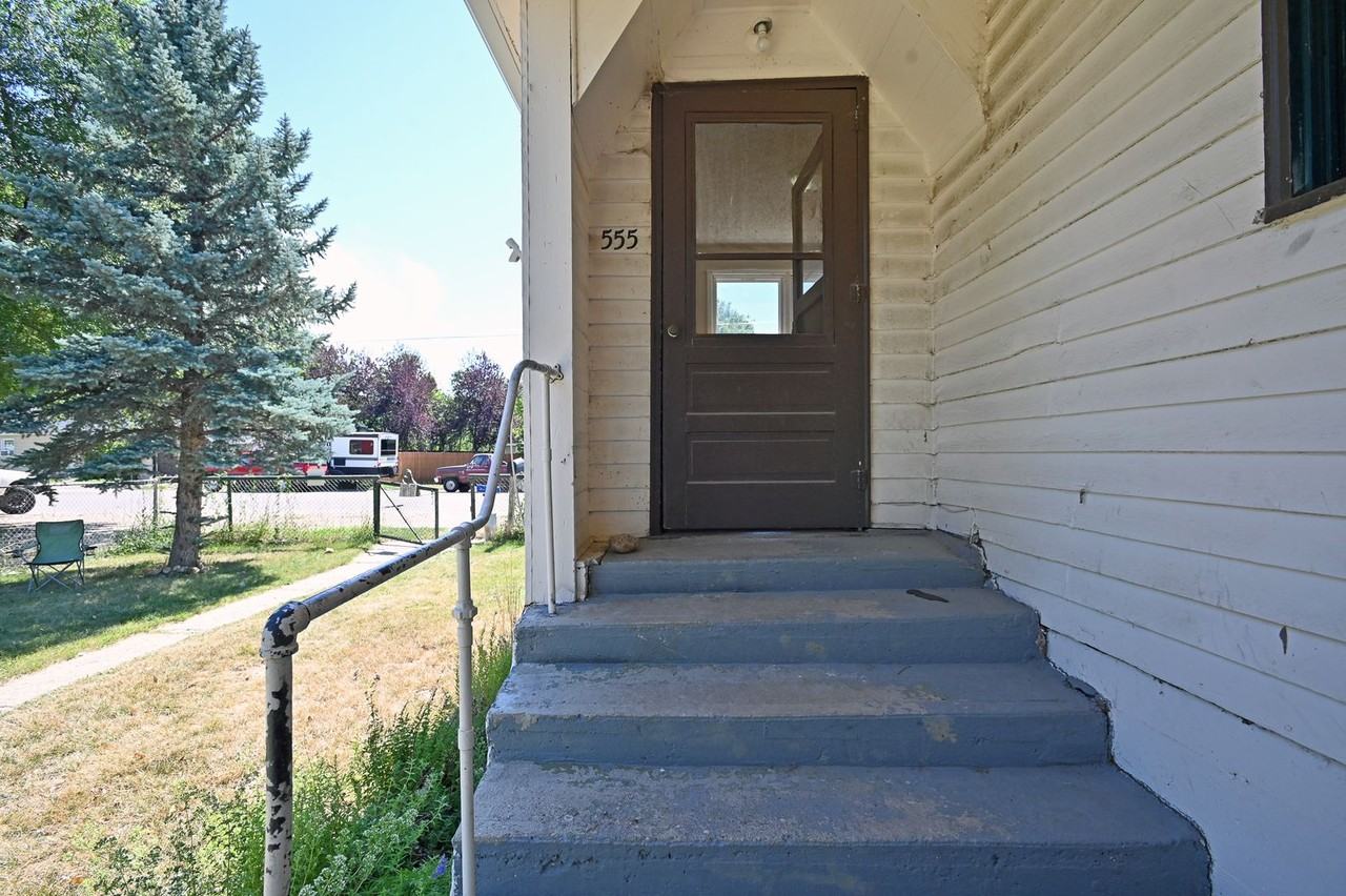 555 Wyoming Ave - Photo 2 of 35