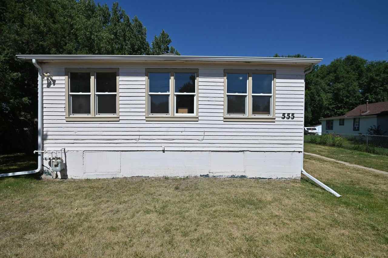 555 Wyoming Ave - Photo 6 of 35