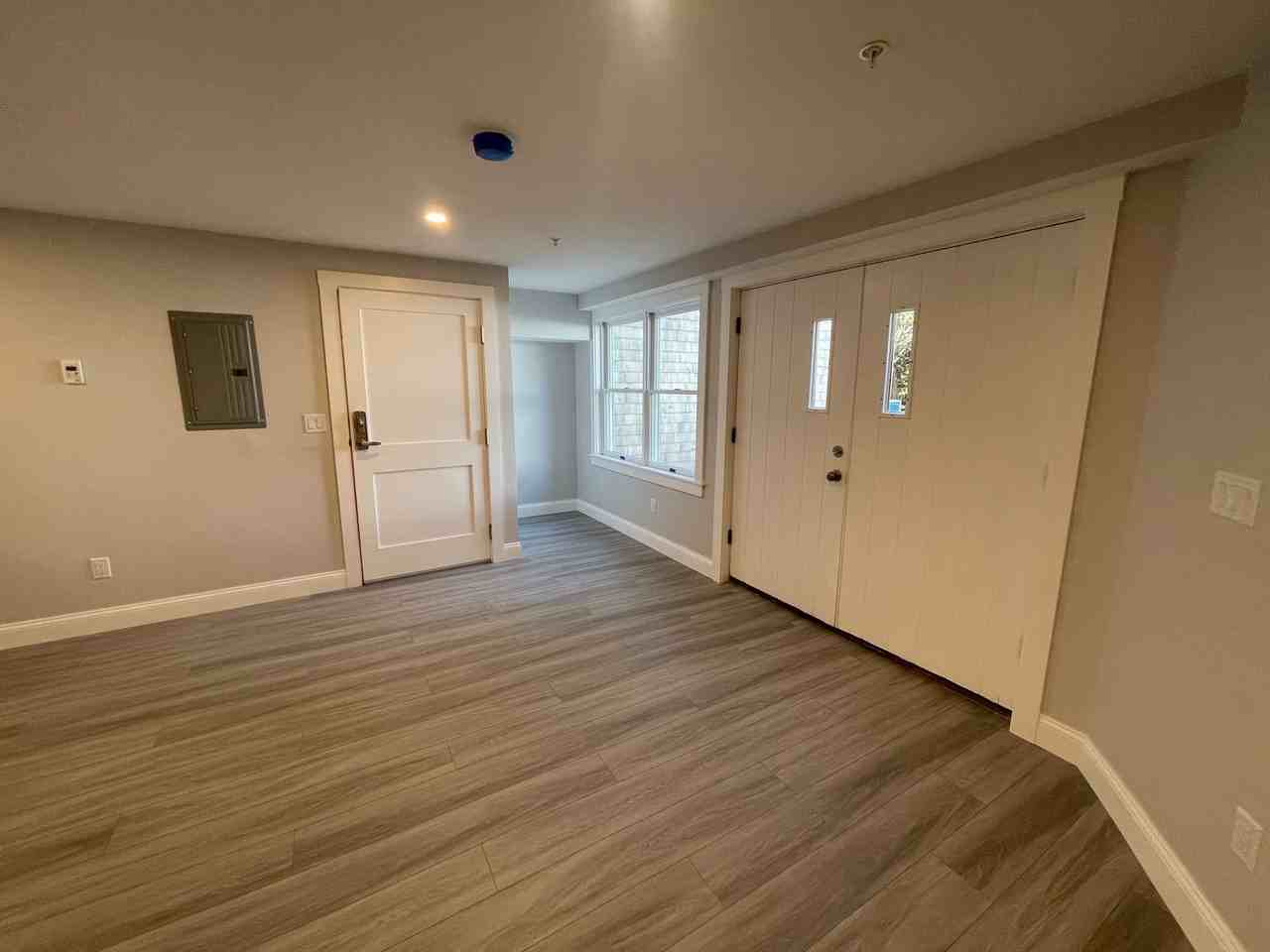 328 Bank - Photo 5 of 15