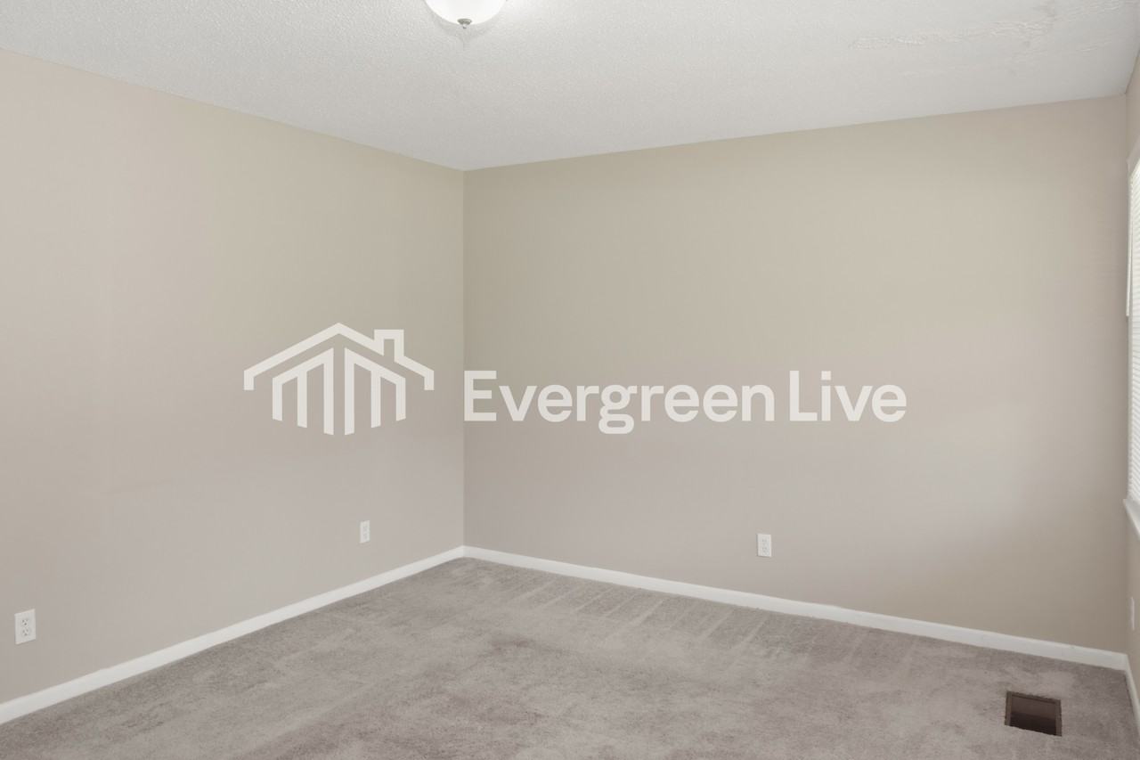 317 Robin Rd Sw - Photo 2 of 15