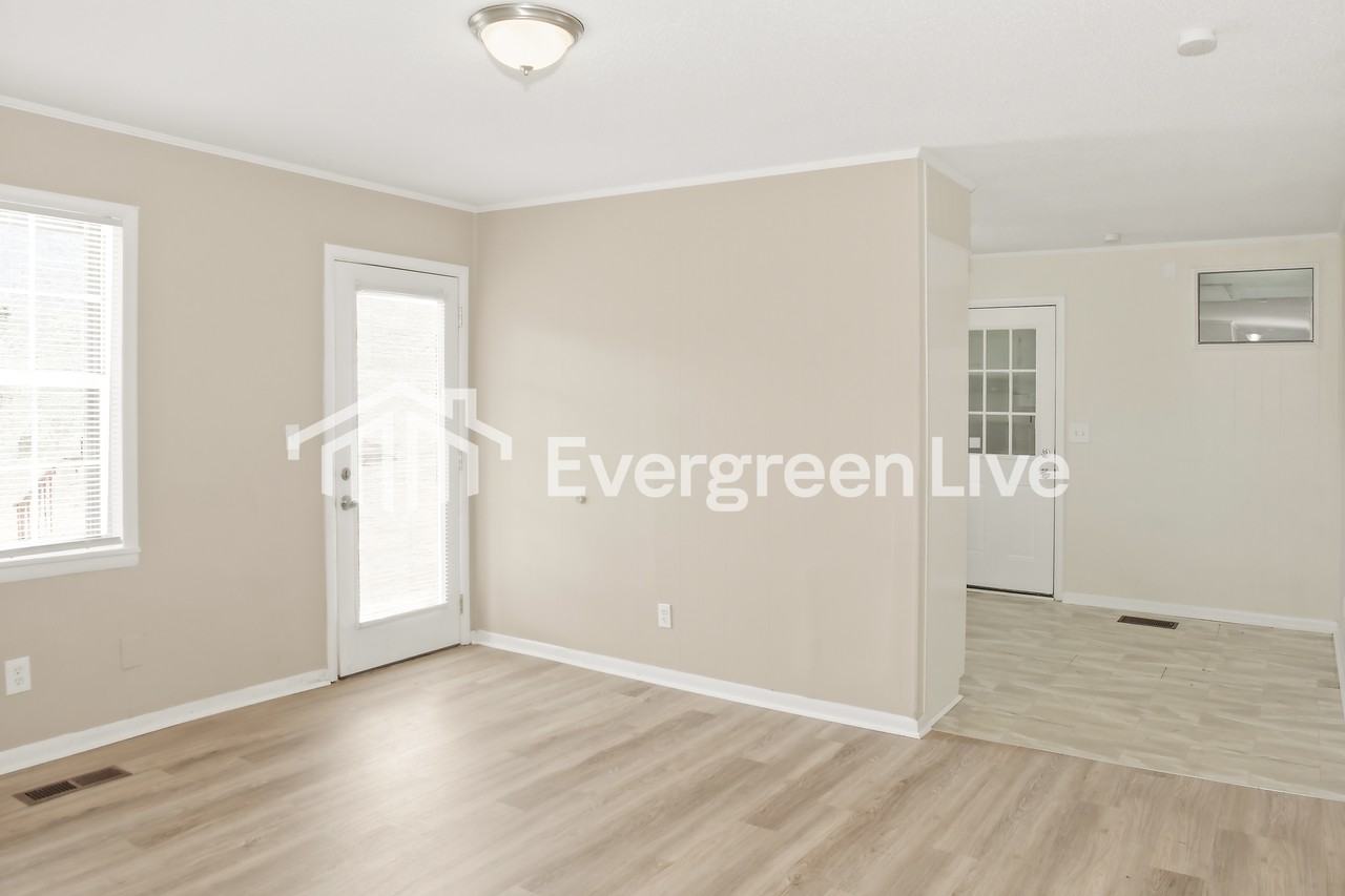 317 Robin Rd Sw - Photo 5 of 15