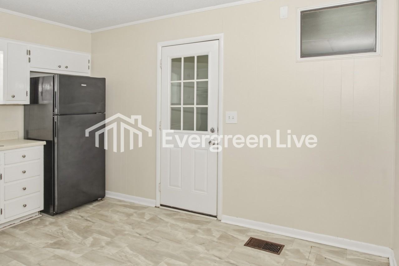 317 Robin Rd Sw - Photo 7 of 15