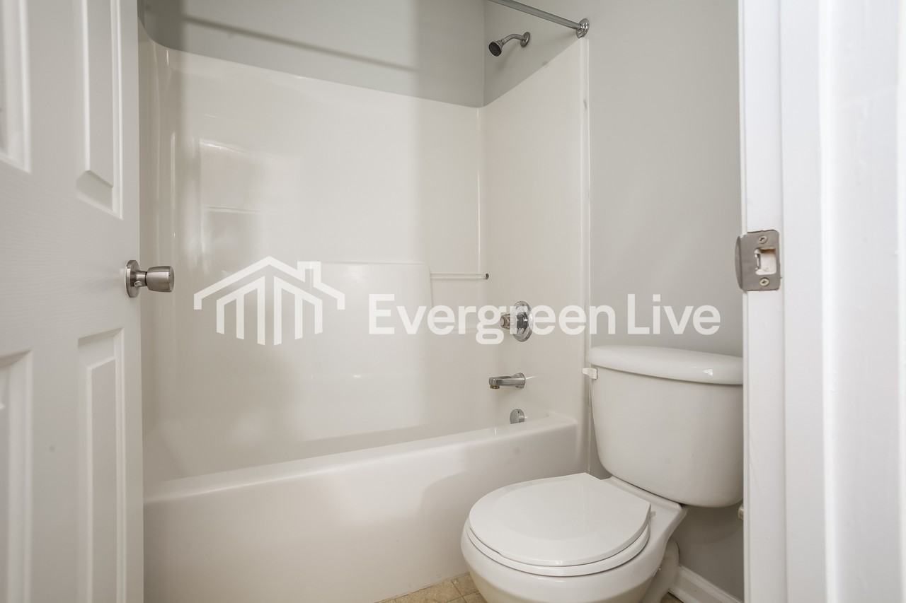6 Danrock Ct - Photo 7 of 14