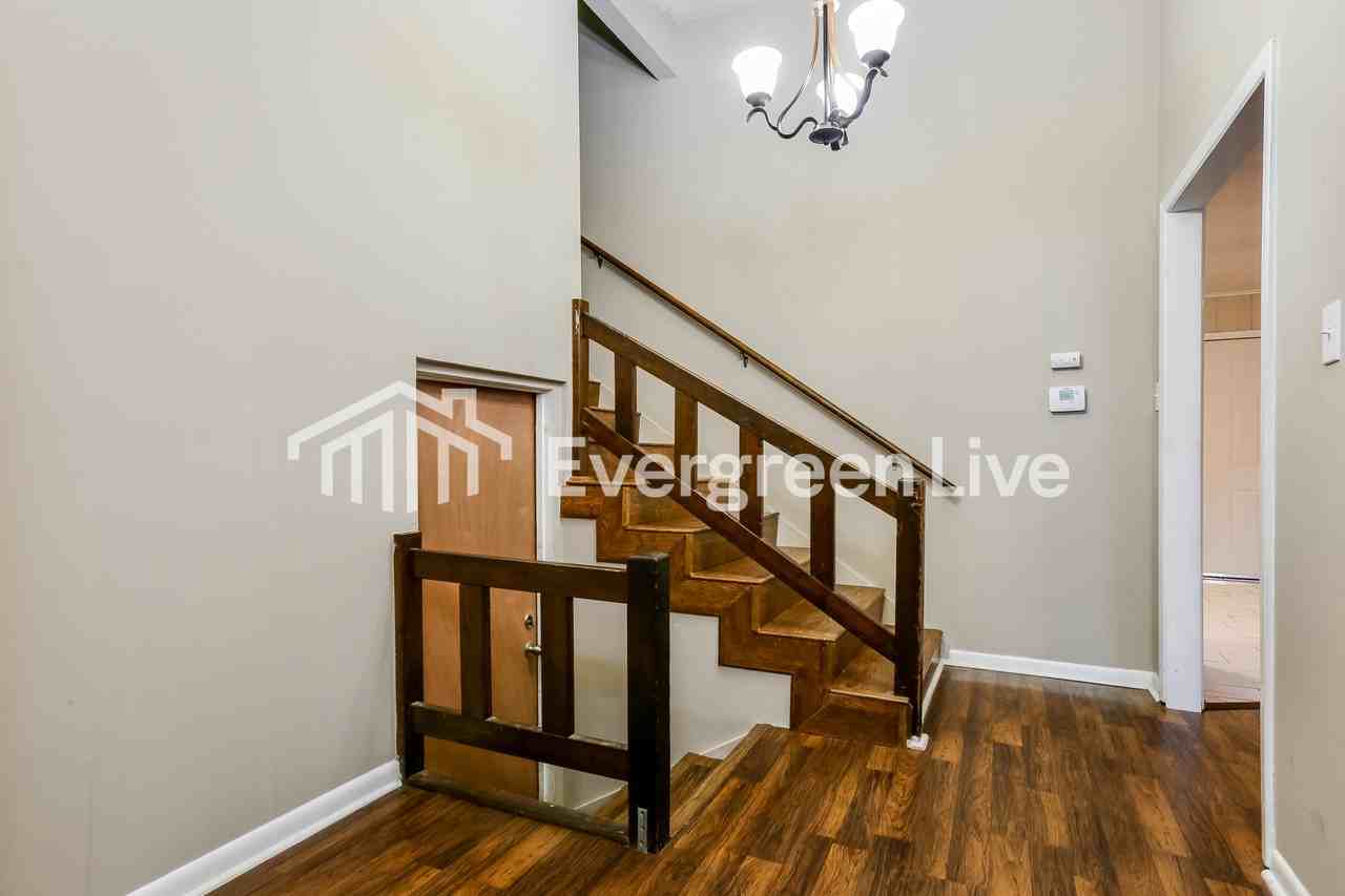 1705 W 58th St - Photo 2 of 18