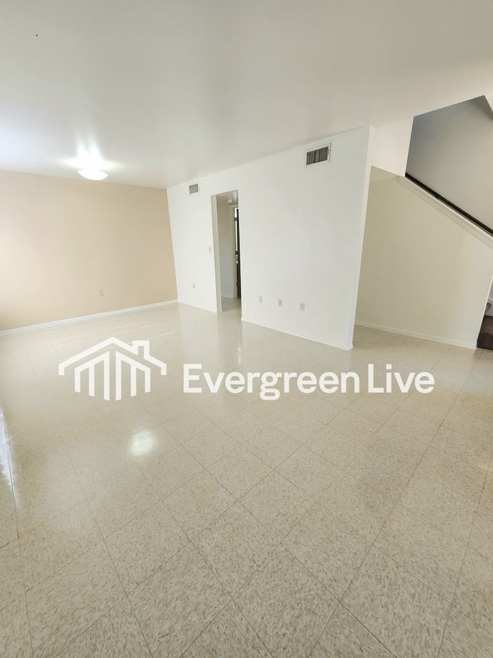 124 Crusader Ct - Photo 3 of 28
