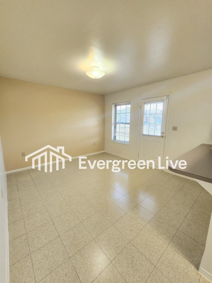 124 Crusader Ct - Photo 7 of 28