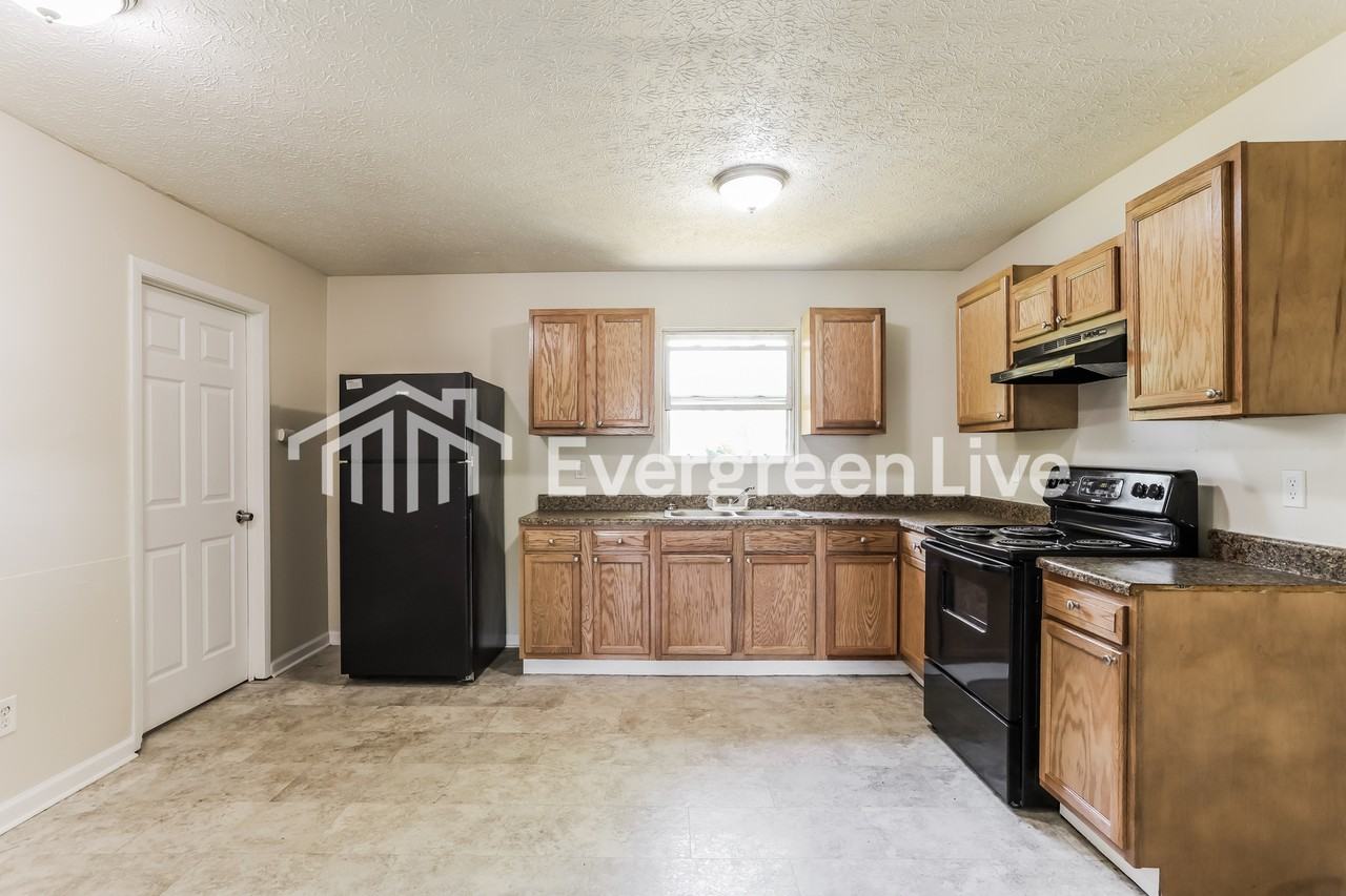 2641 Bulen Ave - Photo 5 of 15