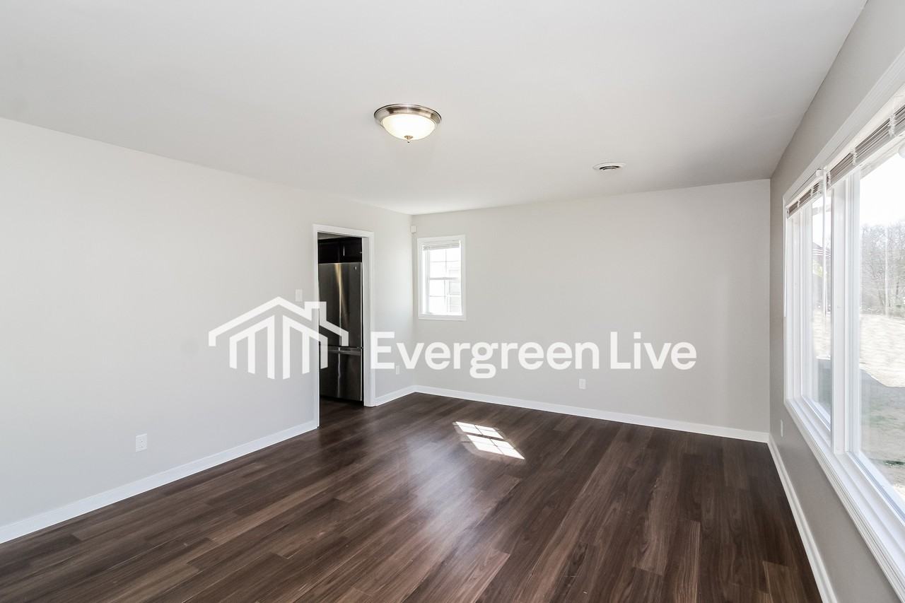 215 N Ivy Ave - Photo 3 of 15
