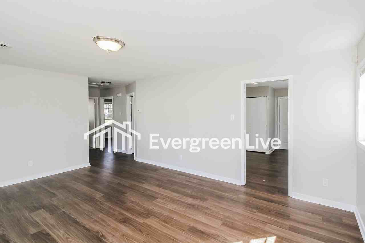 215 N Ivy Ave - Photo 4 of 15