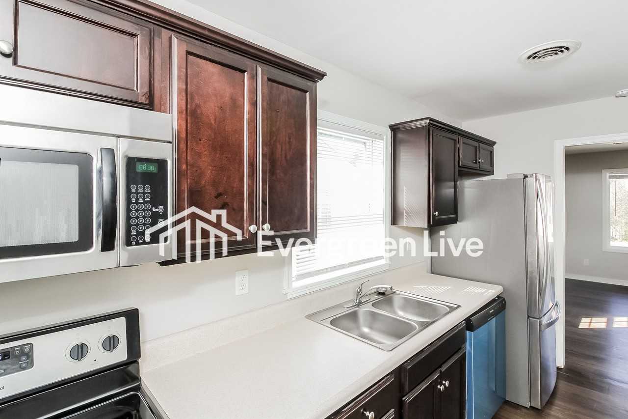 215 N Ivy Ave - Photo 6 of 15