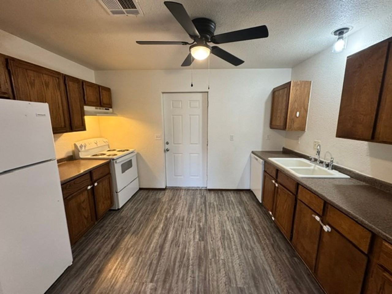 721 Sw 13th St - Photo 4 of 14